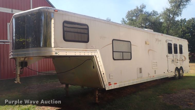 image for item DQ2989 2003 Keifer S-E173  livestock trailer