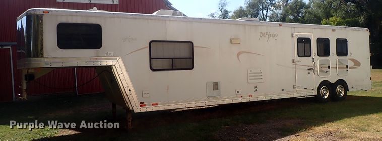 image for item DQ2989 2003 Keifer S-E173  livestock trailer