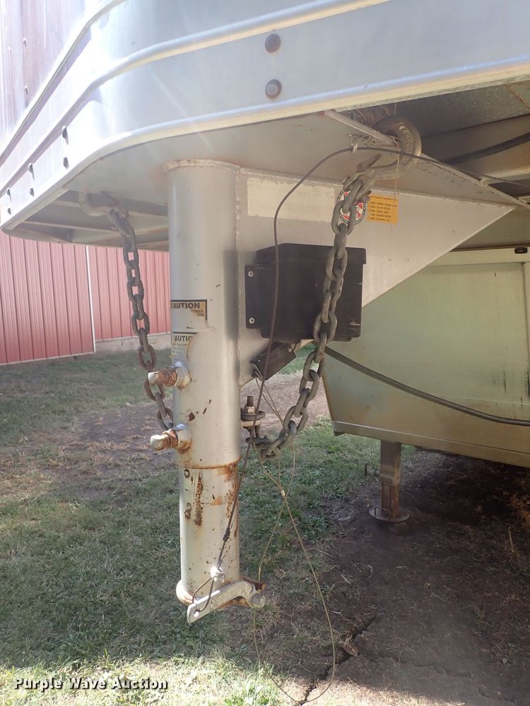 image for item DQ2989 2003 Keifer S-E173  livestock trailer