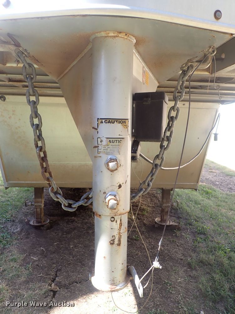 image for item DQ2989 2003 Keifer S-E173  livestock trailer