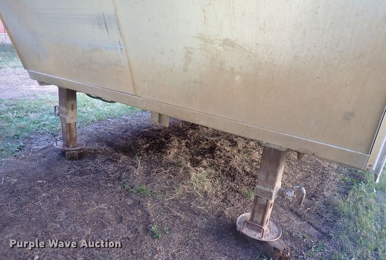 image for item DQ2989 2003 Keifer S-E173  livestock trailer