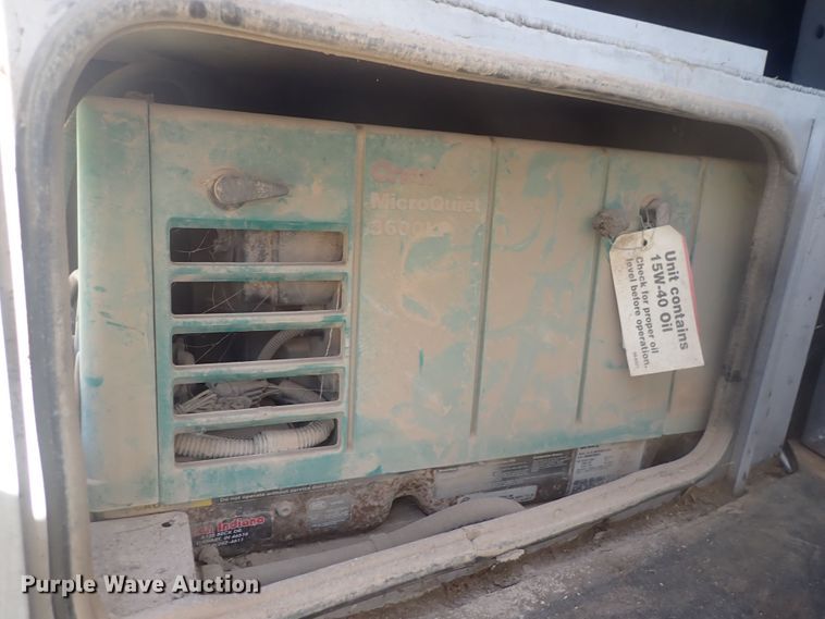 image for item DQ2989 2003 Keifer S-E173  livestock trailer