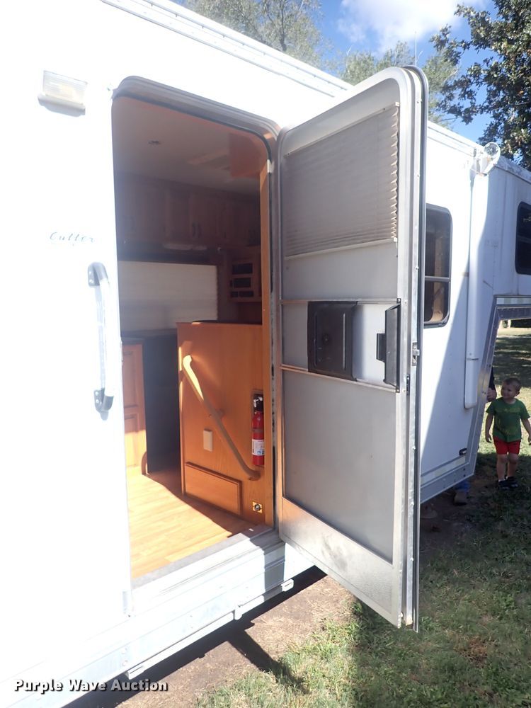 image for item DQ2989 2003 Keifer S-E173  livestock trailer