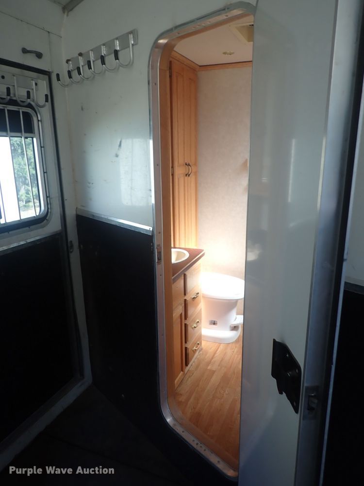 image for item DQ2989 2003 Keifer S-E173  livestock trailer