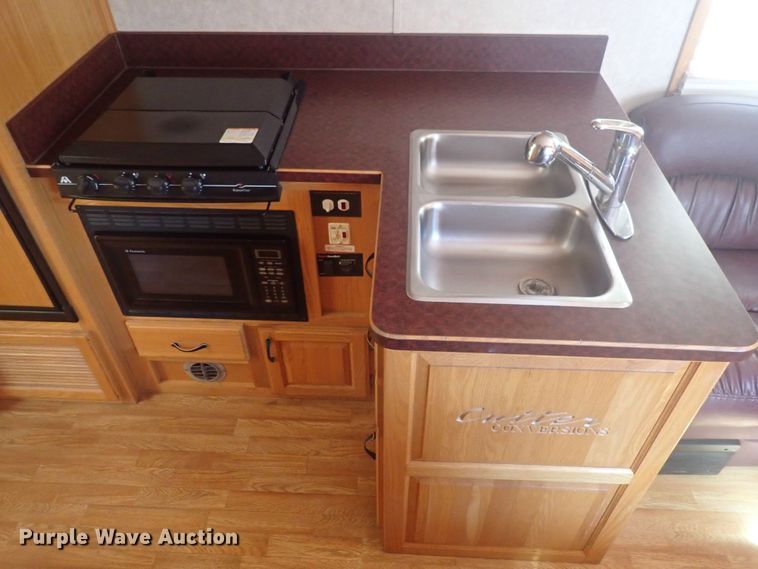 image for item DQ2989 2003 Keifer S-E173  livestock trailer