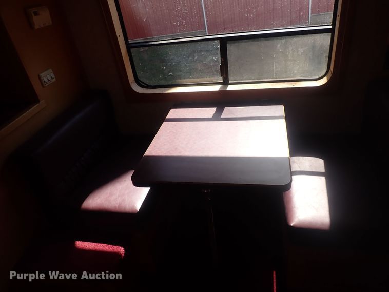 image for item DQ2989 2003 Keifer S-E173  livestock trailer