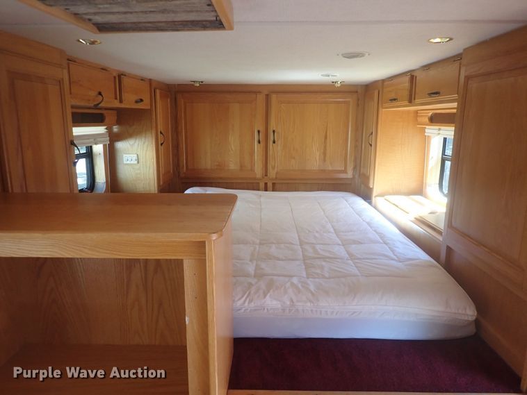 image for item DQ2989 2003 Keifer S-E173  livestock trailer