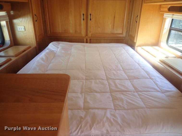 image for item DQ2989 2003 Keifer S-E173  livestock trailer