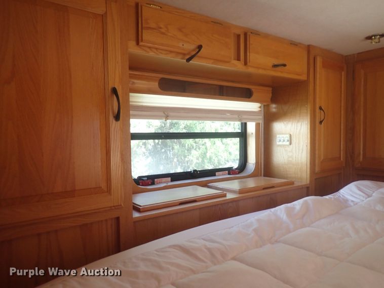 image for item DQ2989 2003 Keifer S-E173  livestock trailer