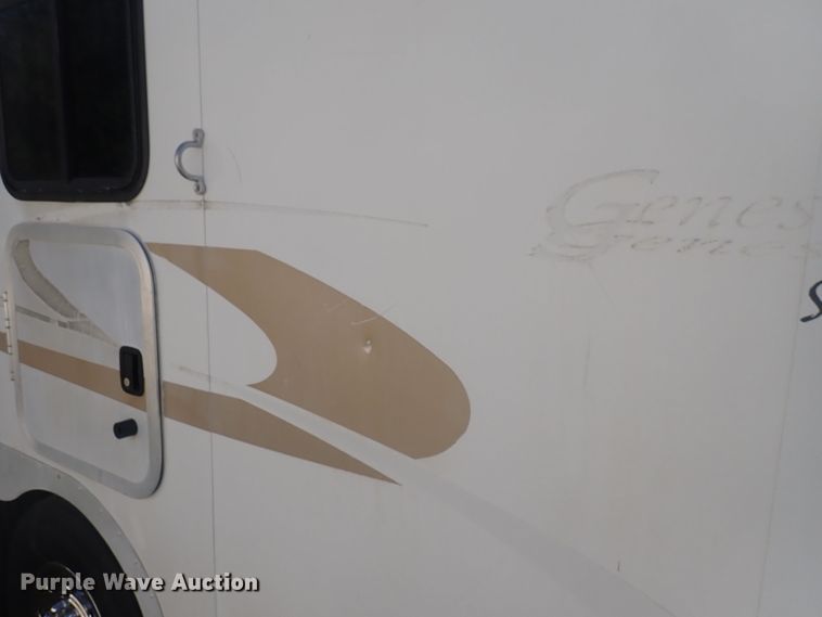 image for item DQ2989 2003 Keifer S-E173  livestock trailer