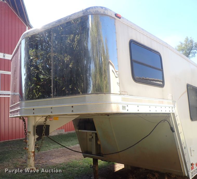 image for item DQ2989 2003 Keifer S-E173  livestock trailer