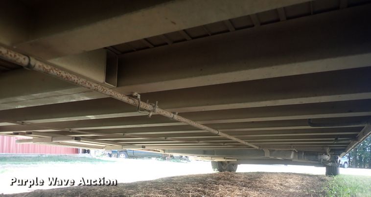 image for item DQ2989 2003 Keifer S-E173  livestock trailer