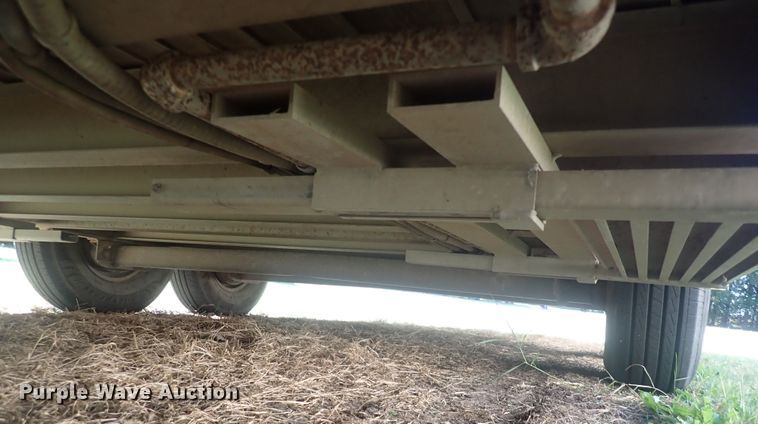 image for item DQ2989 2003 Keifer S-E173  livestock trailer