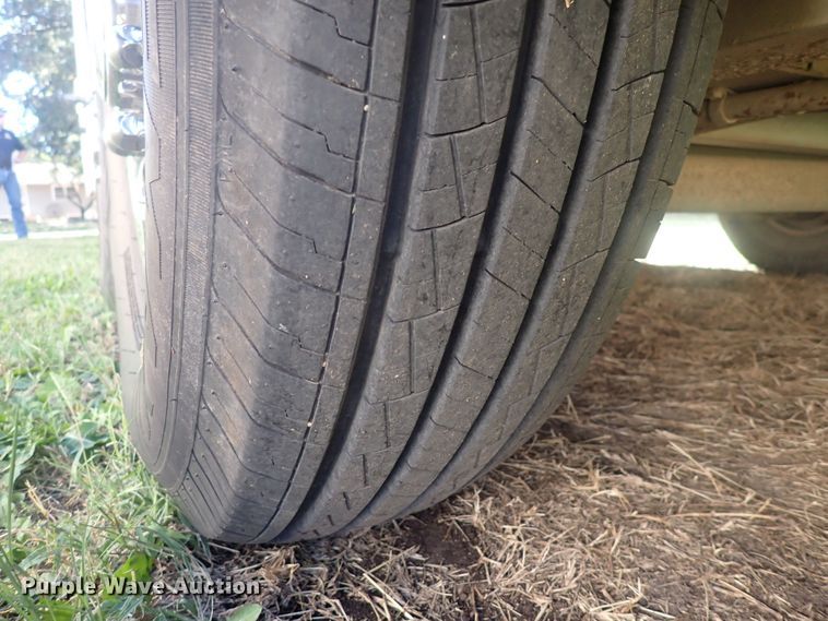 image for item DQ2989 2003 Keifer S-E173  livestock trailer