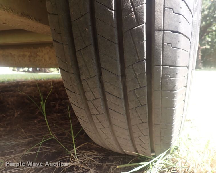 image for item DQ2989 2003 Keifer S-E173  livestock trailer