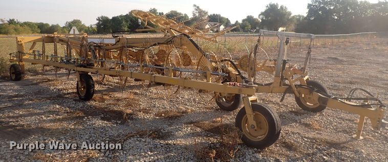 image for item DQ2992 Vermeer WRX18  hay rake
