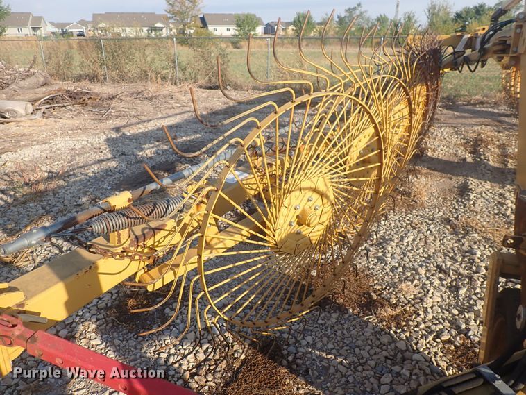image for item DQ2992 Vermeer WRX18  hay rake