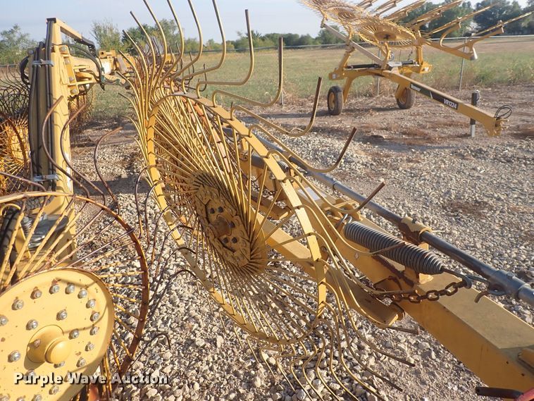 image for item DQ2992 Vermeer WRX18  hay rake