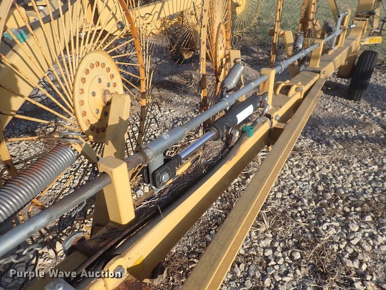 image for item DQ2992 Vermeer WRX18  hay rake