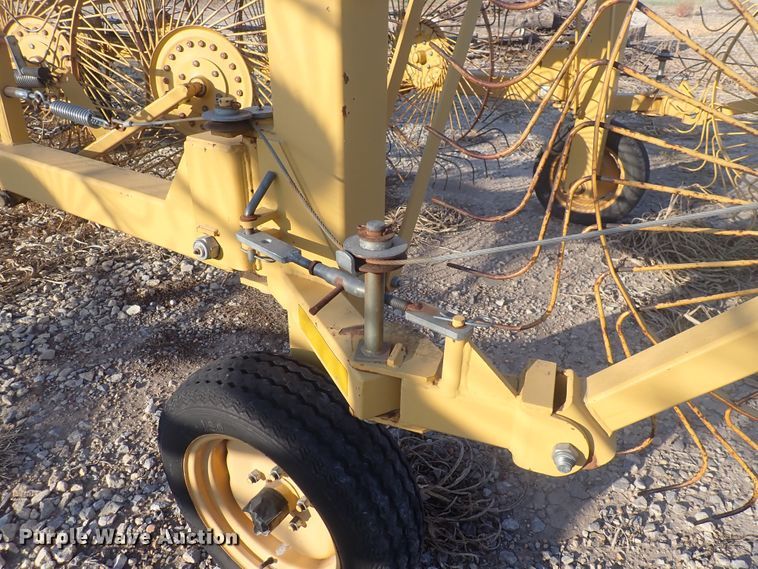 image for item DQ2992 Vermeer WRX18  hay rake