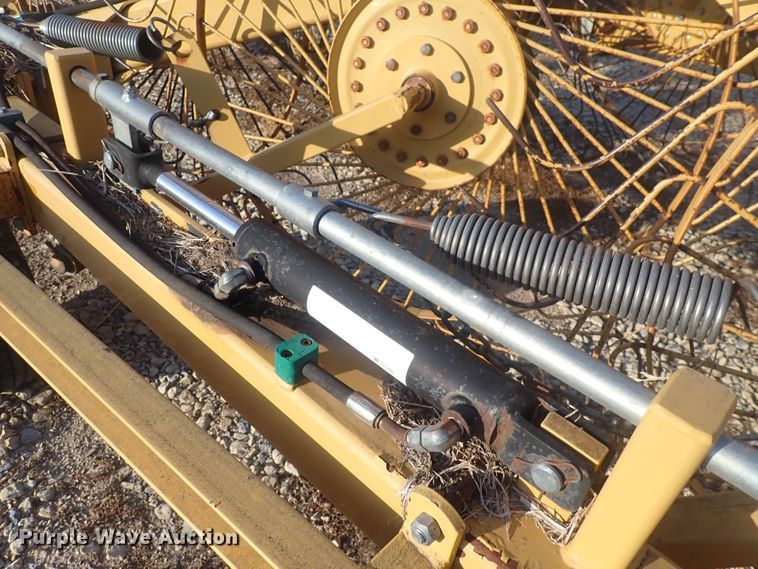 image for item DQ2992 Vermeer WRX18  hay rake