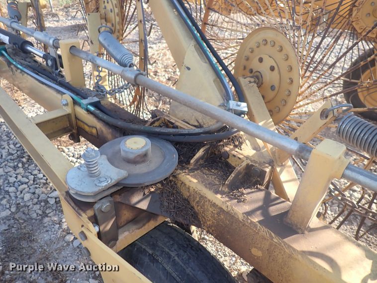 image for item DQ2992 Vermeer WRX18  hay rake