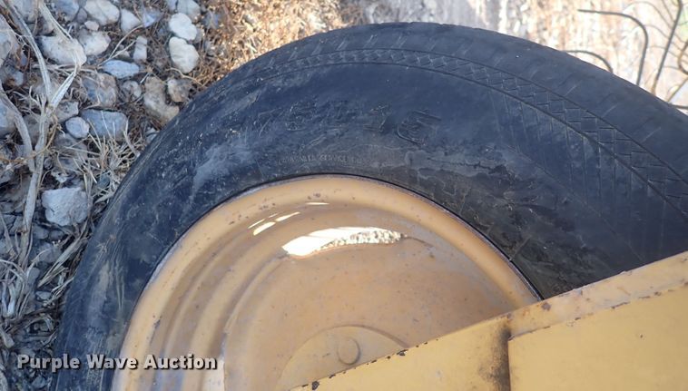 image for item DQ2992 Vermeer WRX18  hay rake