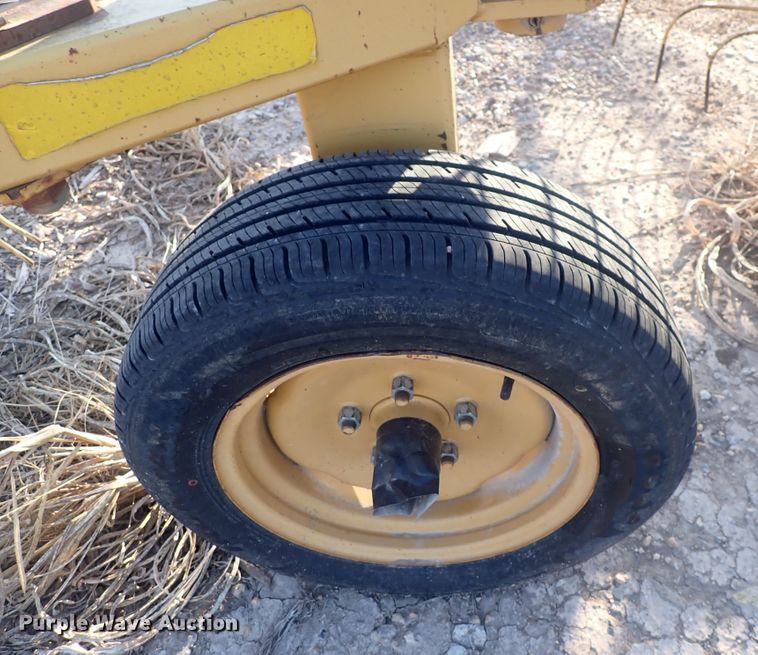 image for item DQ2992 Vermeer WRX18  hay rake