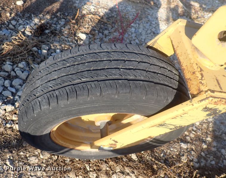 image for item DQ2992 Vermeer WRX18  hay rake