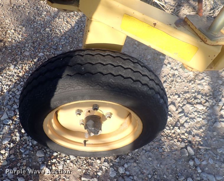 image for item DQ2992 Vermeer WRX18  hay rake