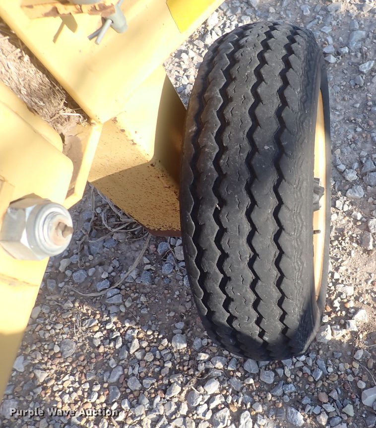 image for item DQ2992 Vermeer WRX18  hay rake