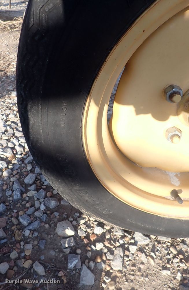 image for item DQ2992 Vermeer WRX18  hay rake