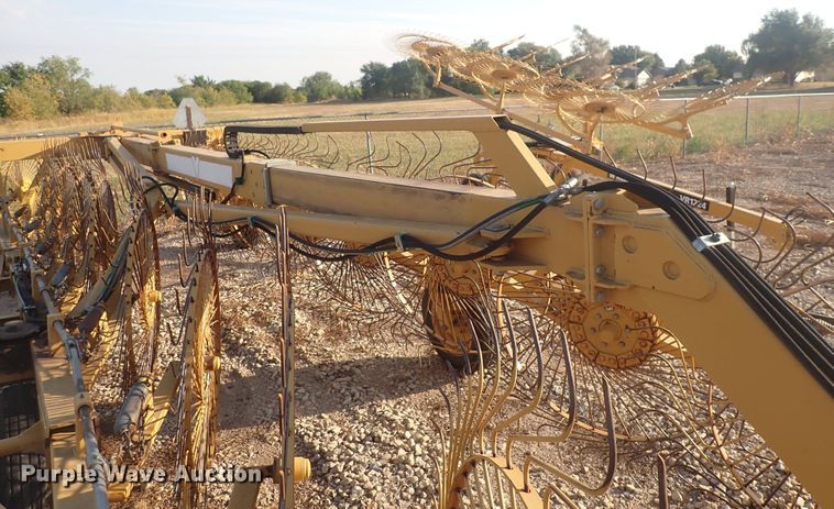 image for item DQ2992 Vermeer WRX18  hay rake
