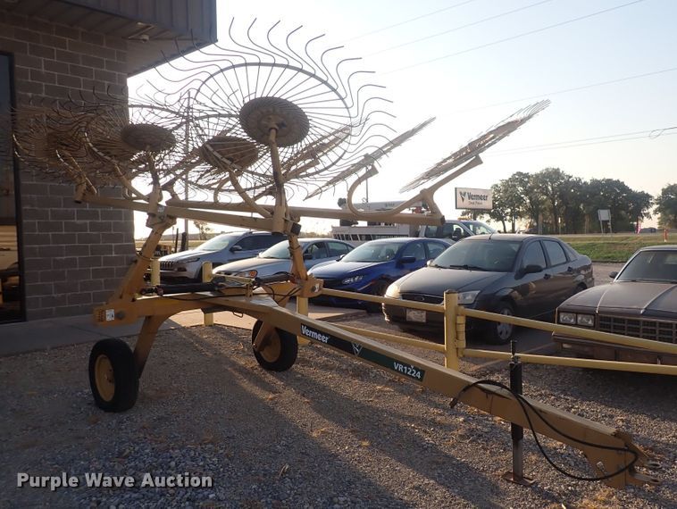 image for item DQ2995 Vermeer VR1224  hay rake