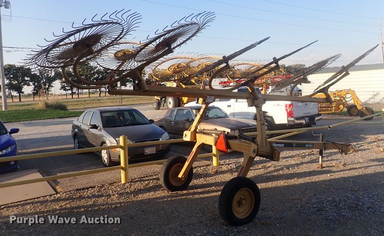 image for item DQ2995 Vermeer VR1224  hay rake
