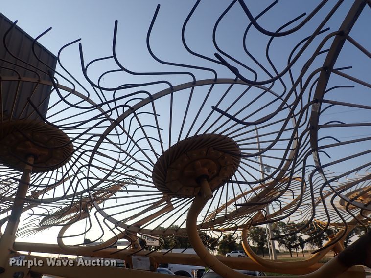 image for item DQ2995 Vermeer VR1224  hay rake