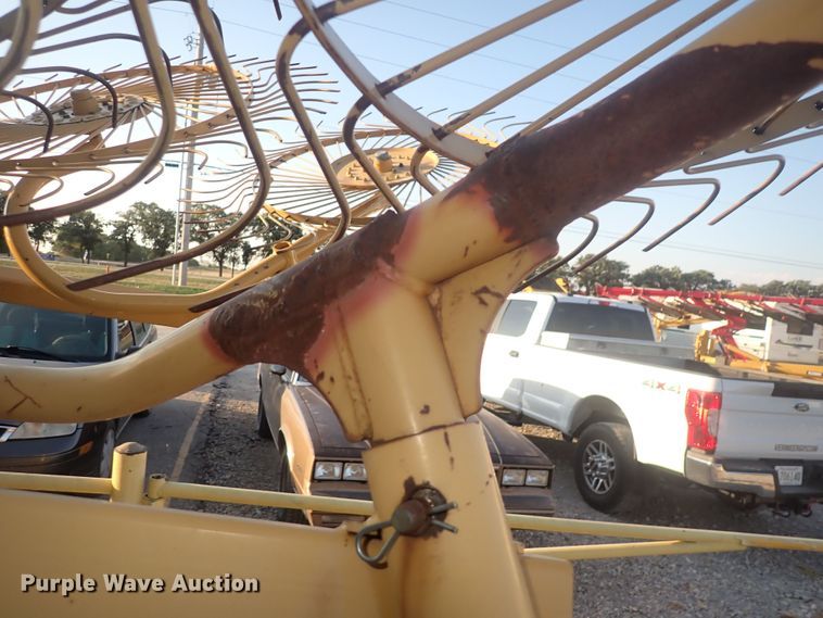 image for item DQ2995 Vermeer VR1224  hay rake