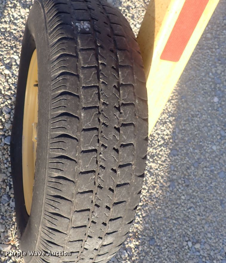 image for item DQ2995 Vermeer VR1224  hay rake