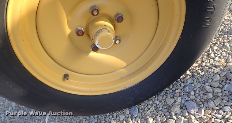 image for item DQ2995 Vermeer VR1224  hay rake