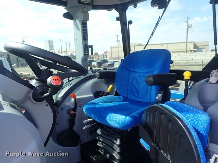 image for item DQ2998 2015 New Holland T4.75  MFWD tractor