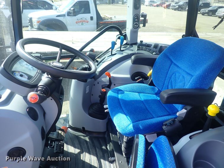 image for item DQ2998 2015 New Holland T4.75  MFWD tractor