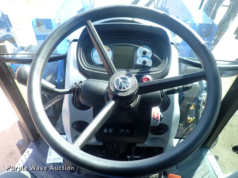 image for item DQ2998 2015 New Holland T4.75  MFWD tractor