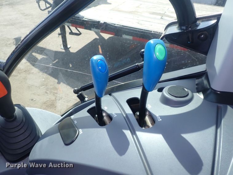 image for item DQ2998 2015 New Holland T4.75  MFWD tractor