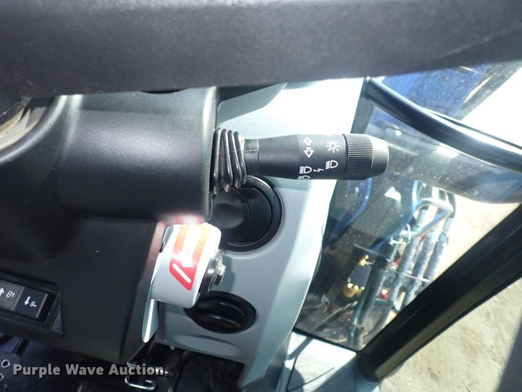 image for item DQ2998 2015 New Holland T4.75  MFWD tractor