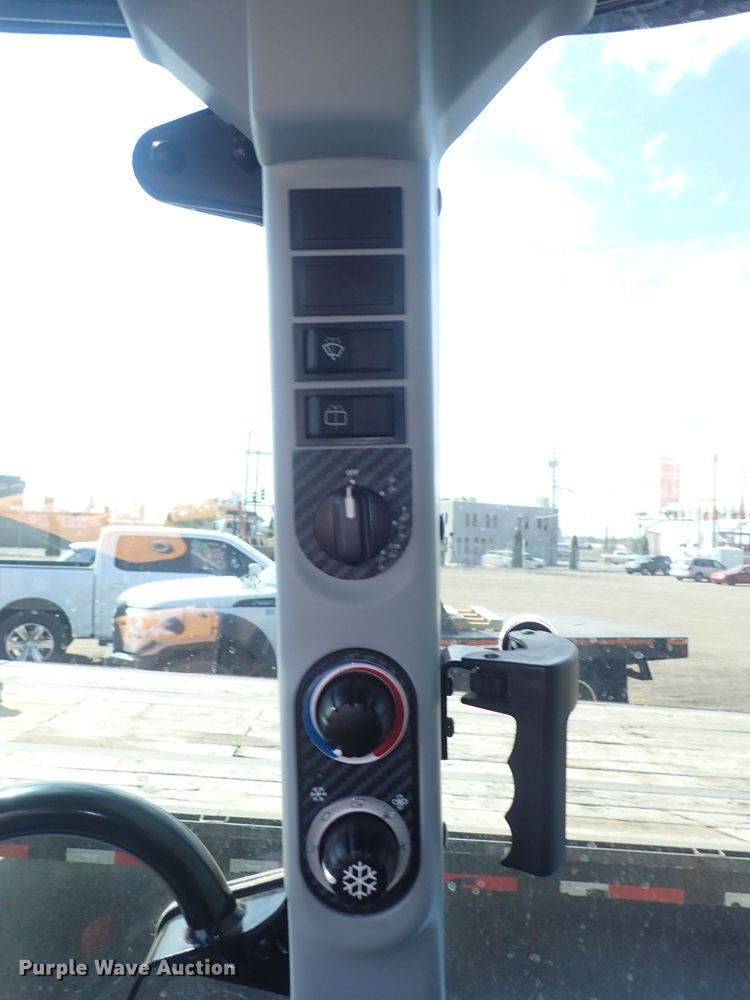 image for item DQ2998 2015 New Holland T4.75  MFWD tractor