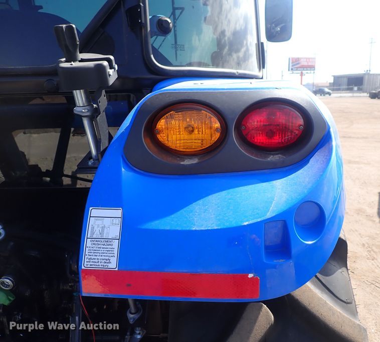 image for item DQ2998 2015 New Holland T4.75  MFWD tractor