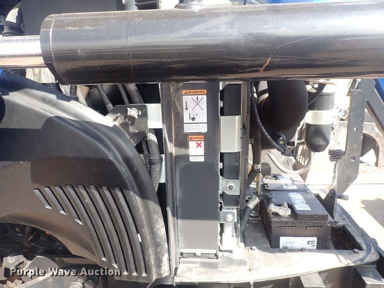 image for item DQ2998 2015 New Holland T4.75  MFWD tractor