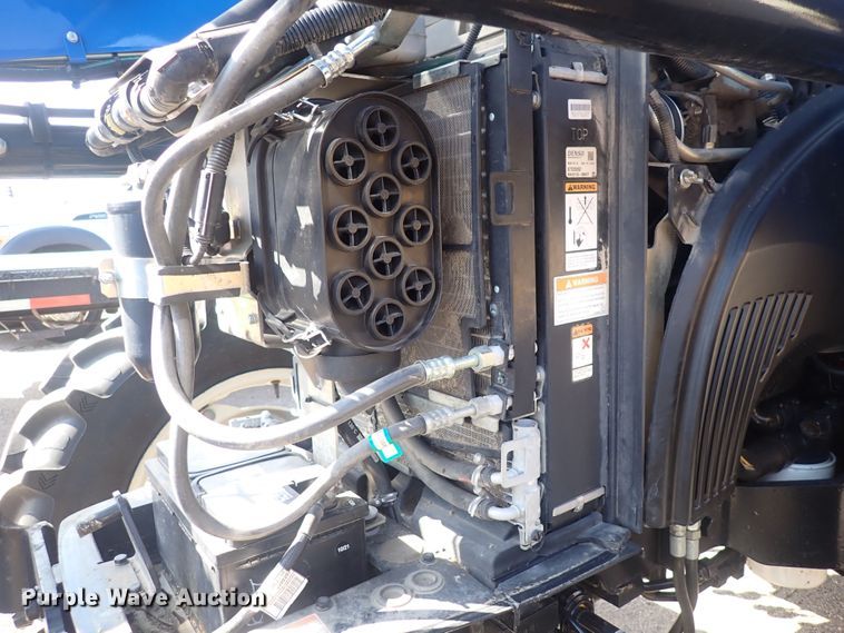 image for item DQ2998 2015 New Holland T4.75  MFWD tractor