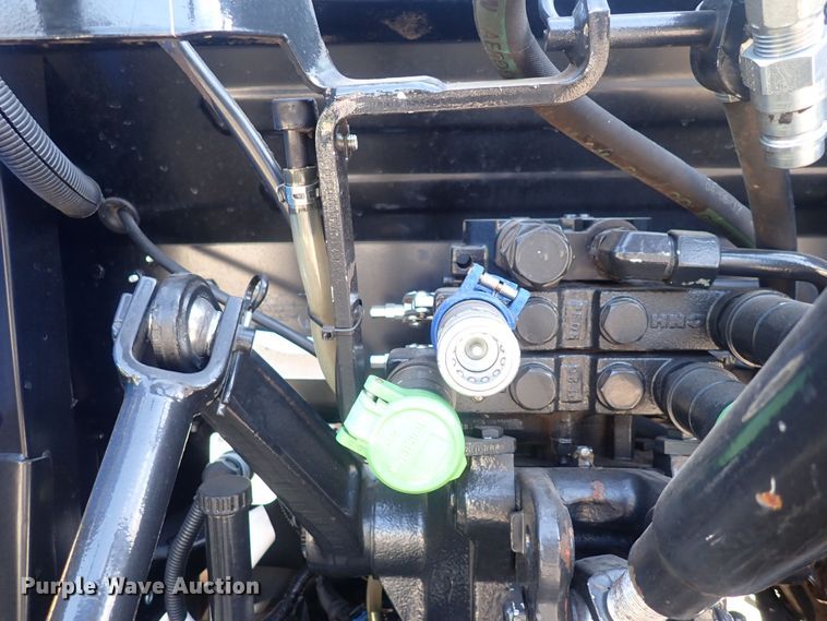 image for item DQ2998 2015 New Holland T4.75  MFWD tractor