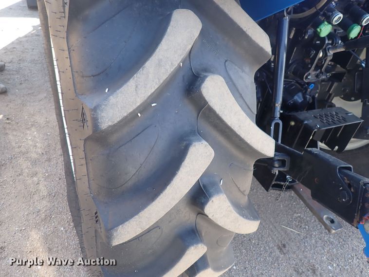 image for item DQ2998 2015 New Holland T4.75  MFWD tractor